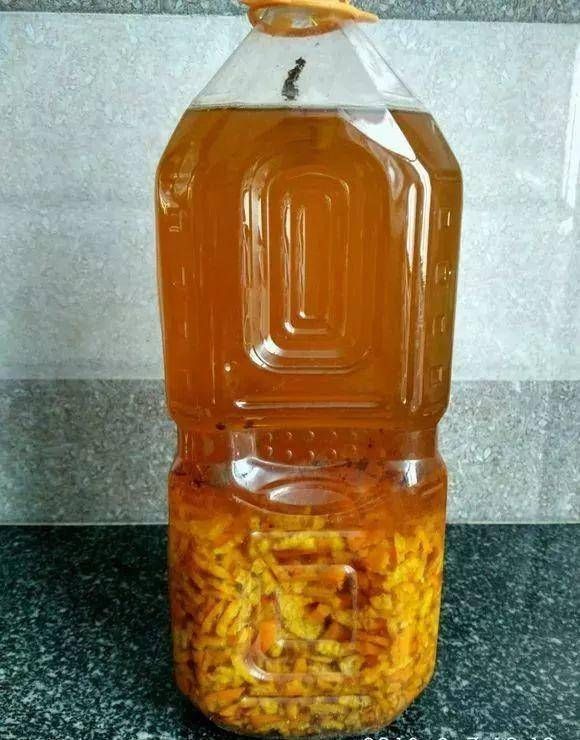 吃完的橘子皮,柚子皮,不要丢,切碎装瓶子里,秒变天然肥