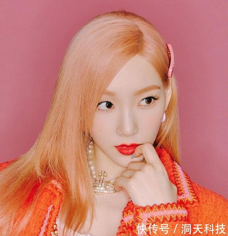 耳环 大宝石项链红毯回归,珍珠项链多层进发,社交媒体改变审美