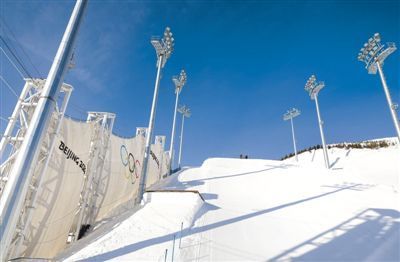 冬奥赛场|防风墙亮相冬奥赛场云顶滑雪公园