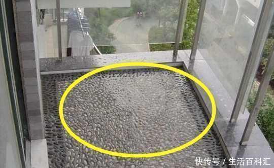 砂浆|越来越多人家里阳台不铺瓷砖了,现在都流行这样做,后悔知道晚了