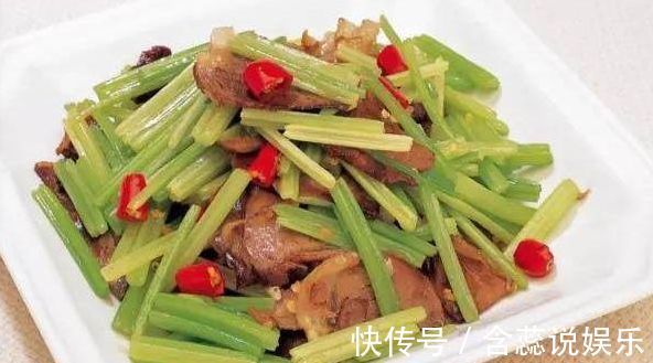 西芹条胡萝卜条|今天中午就做这几道菜，虽然有点贵，但是有营养，味道鲜美