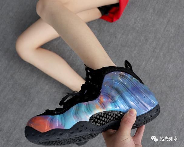 耐克Air Foamposite“Big Bang”星云喷 篮球鞋