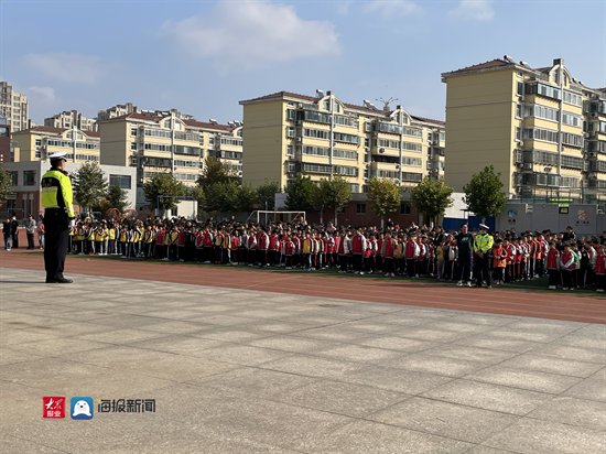 淄博高新区实验小学|淄博高新区实验小学：“一盔一带”进校园 交警叔叔有话说