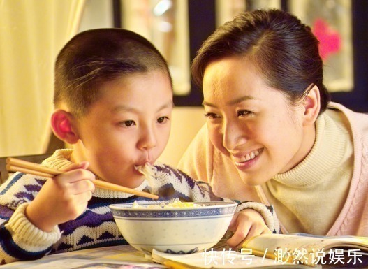 维生素c|父母要舍得让孩子吃这3种“零嘴”,有益智力开发,促进健康成长