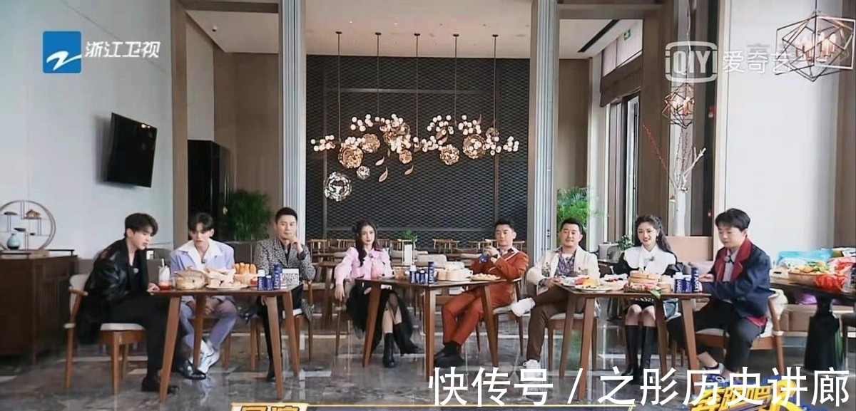 套路|《奔跑吧》導演變會玩了!早餐時告訴大家,沒套路才是真正的套路