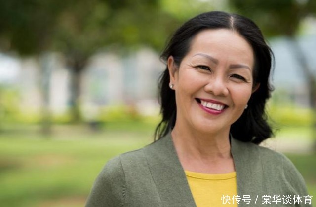 缺钙|女人年过50岁,这2类食物要多吃,堪称“天然护骨素”,更显年轻