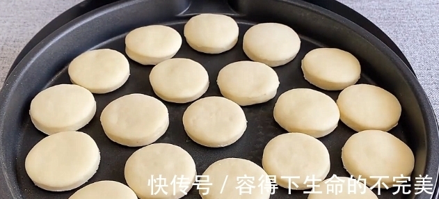 美味|牛奶小饼的“诞生记”，不需要一滴油就能做，美味又营养