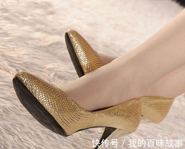 尖头 精致唯美的细跟尖头高跟鞋,展现出一种小女人的娇俏可爱!