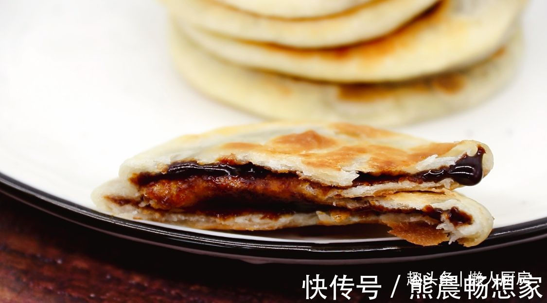 早餐饼|红糖饼不用发面,还会流心,吃在嘴里会爆浆