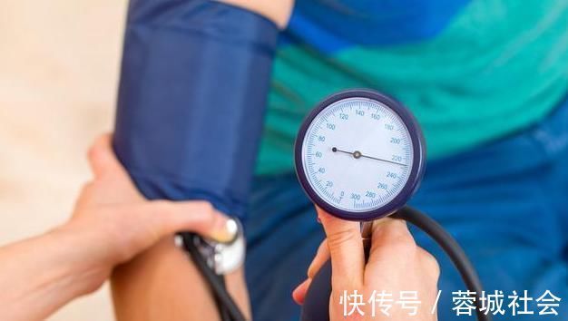 降压|高血压怎么吃药更好?服药记住“4口诀、2时间”,血压稳定不难