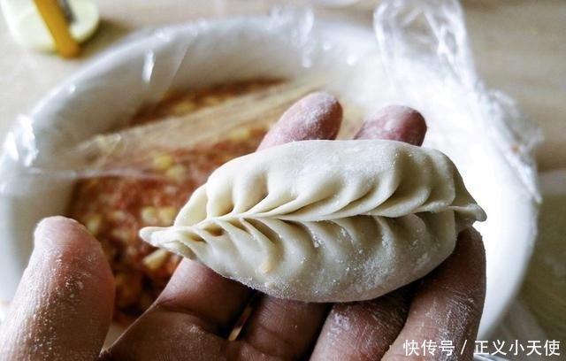 补气|秋天吃马蹄,清肺又补气,用来包饺子正是时候