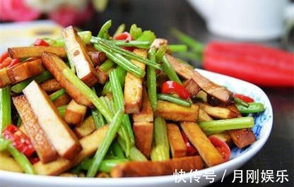 减肥|芹菜和此物一起炒，常食减肥瘦身，降血压，睡眠也好了，了解下