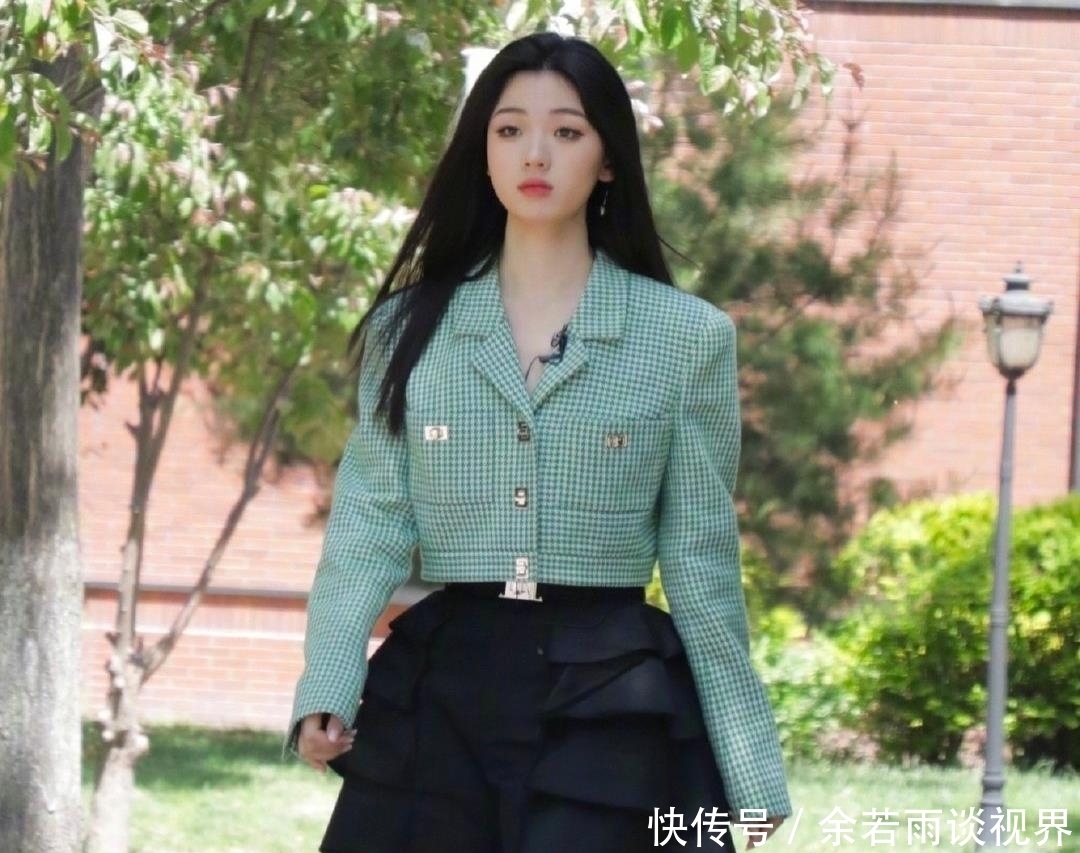 v单依纯加盟《爆裂舞台》,路透图让人眼前一亮,将会展示更多面