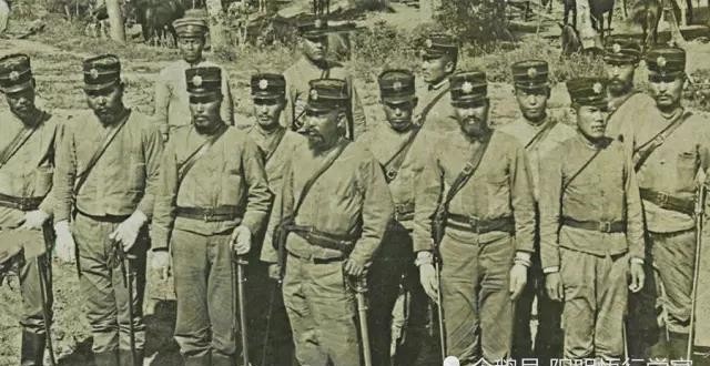 曾国藩|曾国藩用“打脱牙和血吞”的处世智慧迎来了他的第一次胜利(7)