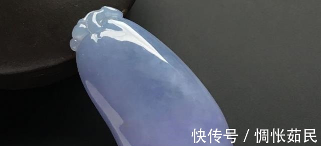 中国传统文化|翡翠福瓜的寓意很多，是一种百搭的饰品，男女老少都能佩戴