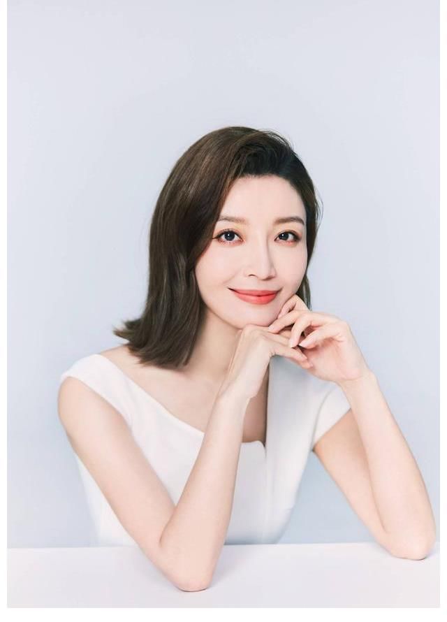 《功勋》之《屠呦呦的礼物》高晓菲真情诠释一线科研人员本色