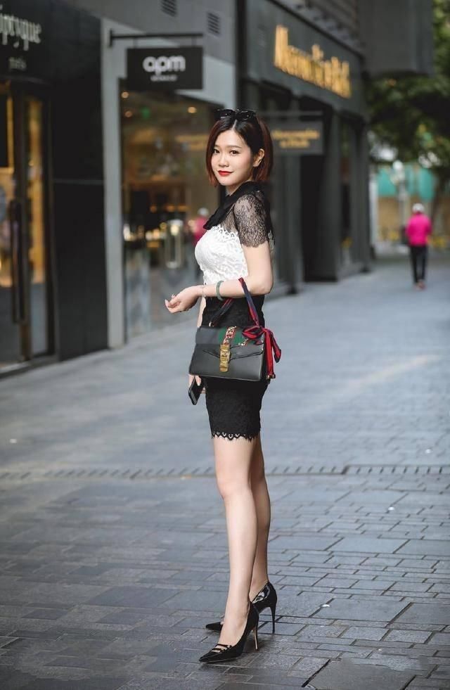 温婉又大气的连衣裙舒服又好搭，散发出一份时尚柔美的气息