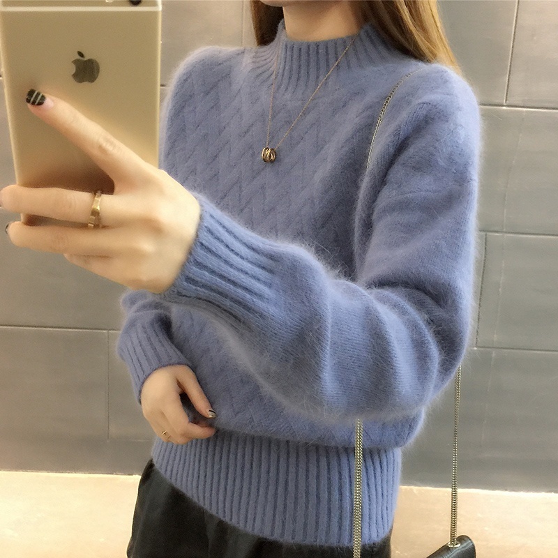 时尚 毛衣下面怎么穿学学下图女人这么搭配，脱掉大衣也不尴尬