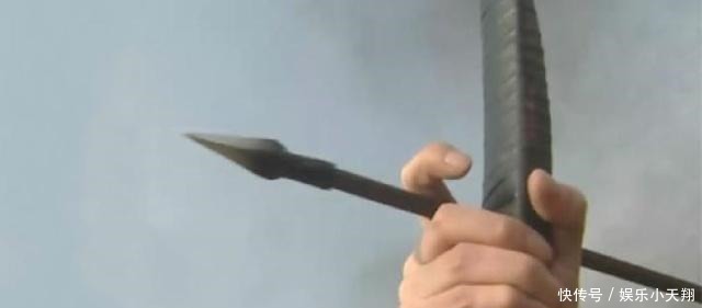  神箭|梁山神箭手花荣，三次高调炫技，但遇到高手神箭也会失灵！