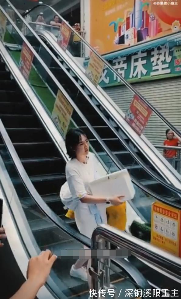 姚安娜|华为二公主姚安娜超市买菜，拿箱子提多个口袋，被赞家教好接地气