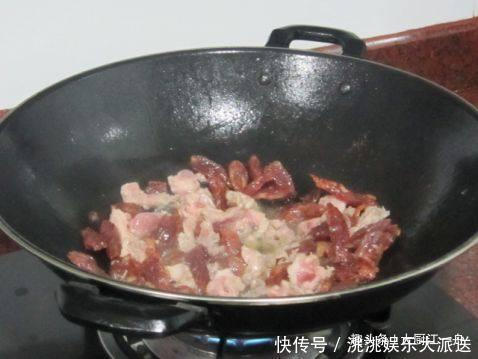 五花肉|豆角炒肉，肉片先下锅就错了，难怪难吃不入味，大厨这样做才对