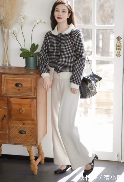 直筒裤|40岁女人选裤子“穿白不穿黑”,借鉴这一组搭配要点,优雅又体面