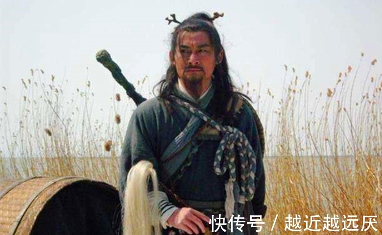 飞蝗石#能和卢俊义单挑的高手共有五人,两位轻松碾压他,三位有七成胜算