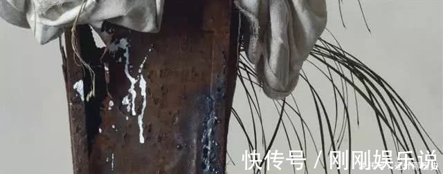 香花与毒草!冷军这幅画卖了860万,放大10倍,网友:这不是画,越看越可怕