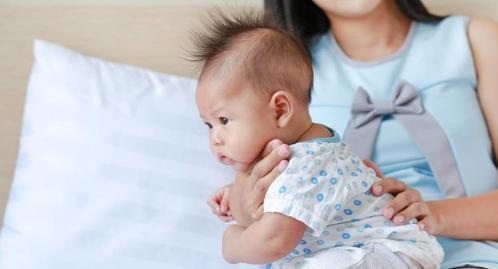 损伤|孩子这个月龄最好不要坐婴儿车,脊椎可能易受损伤,家长们别大意