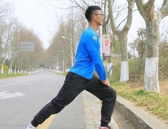 竹竿|女生怎么最快减掉小腿肚赘肉3个动作，腿围暴瘦6cm，练出竹竿腿