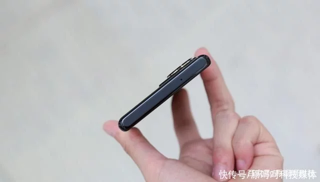 手机推荐!中兴Axon40Pro:售价2998元,但配1亿镜头和强悍配置插图8 手机推荐!中兴Axon40Pro:售价2998元,但配1亿镜头和强悍配置插图8