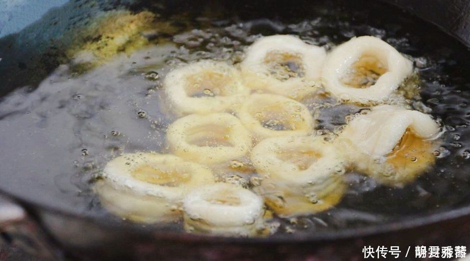 白糖和糯米粉还能这么吃，第一次吃就吃上瘾了，外酥里糯