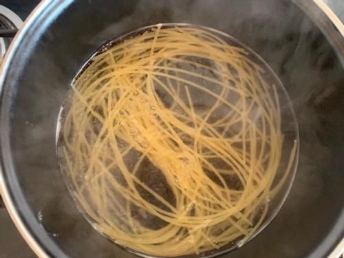  减脂期也可以吃的面条，酸甜浓郁，香气扑鼻