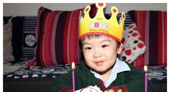 小雨|积食好像“牛皮糖”甩不掉?专业宝妈:远离3种“饭”,多喝1水