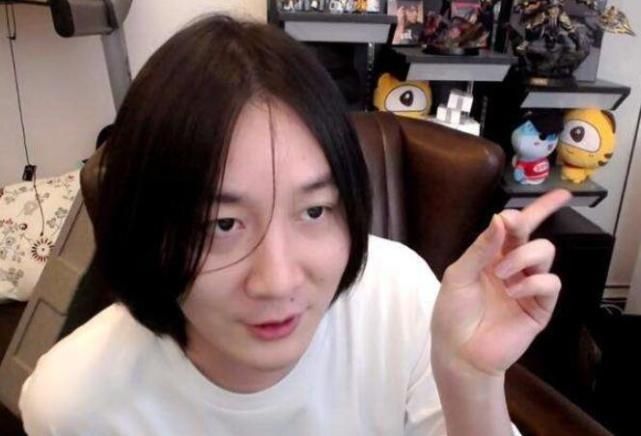 LOL|王者荣耀玩家吐槽LOL手游，回城才能买装备，张大仙出来主持公道