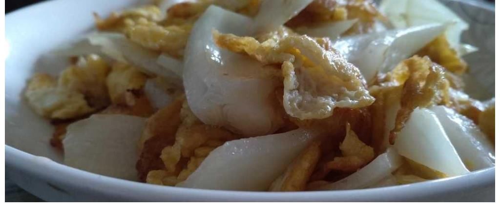 美味|美味诱人的圆葱炒鸡蛋，像我这样做，好吃不辣，太美味了