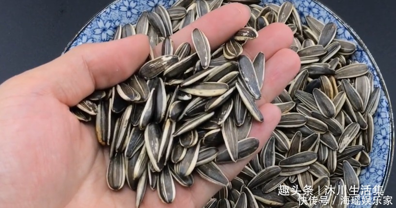 买年货时,这三种瓜子尽量不要买,白送也不能碰,商贩自己都不吃