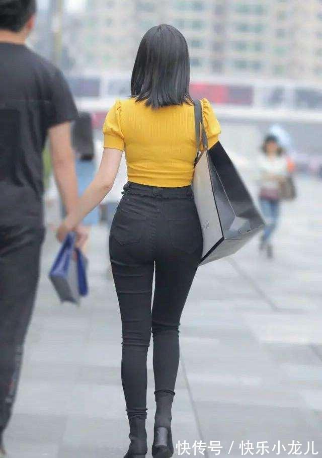 穿搭 富有活力的打底裤穿搭显得时尚有风格,时尚百搭又耐看,热情洋溢