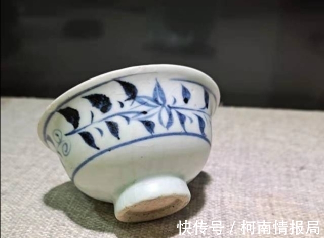 发色$元青花小杯,典型的“寿”字纹