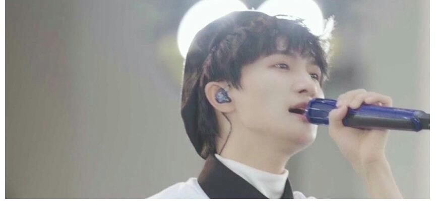 意外|夏日畢業(yè)歌會很精彩，生米布丁對周深表白，遇見你是最美麗的意外