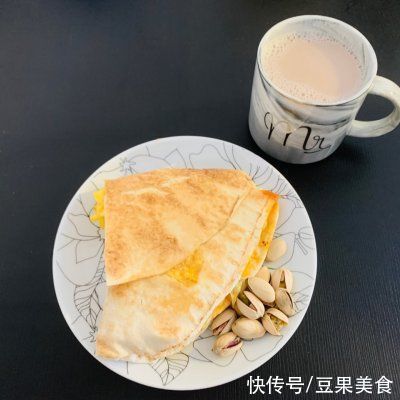 开胃解腻快手早餐之芝士蔬菜饼，一盘可不够