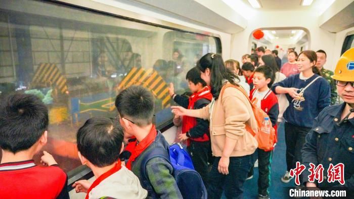 厂区 江西一钢铁厂变身景区 工人兼职做“导游”(图)