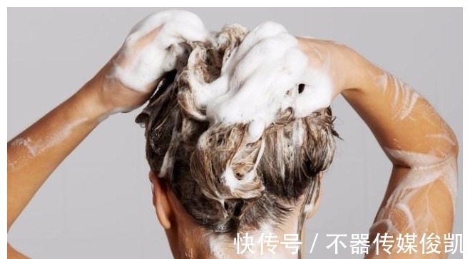 矿物油|这三种“洗发水”被央视列入黑名单,很多人还在用,别怪没提醒你