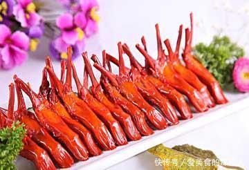 美食推荐:香蒸农家鱼、馋嘴鸭舌、黑椒牛肉锅巴制作方法