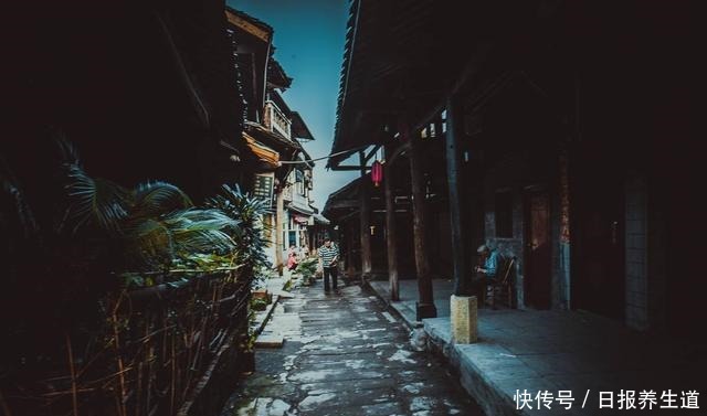 中国“最神秘”古镇至今过着清朝的生活，被誉为中国的诺亚方舟！