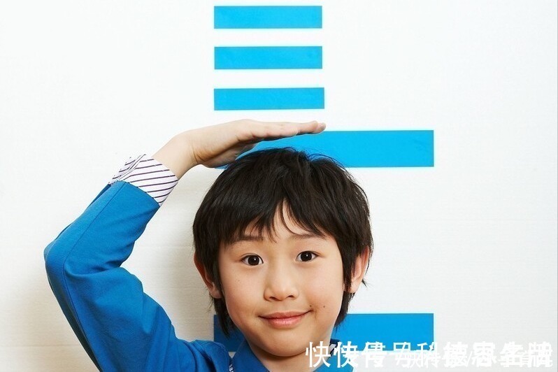 大高个|睡前影响身体“长高”的2件事,家长别让孩子做,妨碍孩子长高个