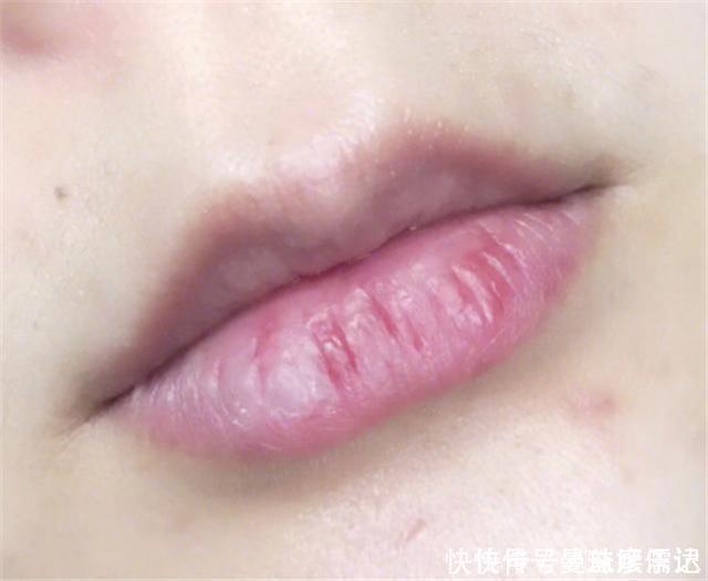 嘴唇|每天都涂口红的女生,几年后会有什么变化?化妆师说出了实话