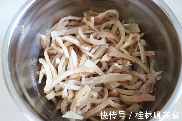 猪皮|年夜饭必备菜品,提前做好放冰箱,切一切就上桌,特别省心