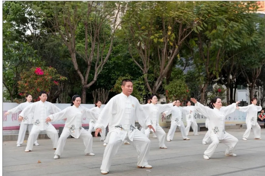 中医|李朝晖院长：以中医为引领，现代医学为支撑，走中西医并重的发展之路