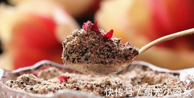 芝麻|秋季,少吃板栗花生多吃它,多买点炒好囤起来,放到冬天吃特省事